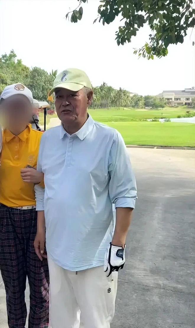 贝利济科式天才去哪了?巴西青训抛弃前腰,全改造成边锋卖钱